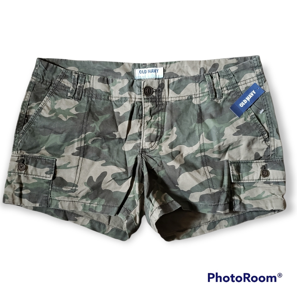 Women's Old Navy Cargo Shorts, color: Camofloge